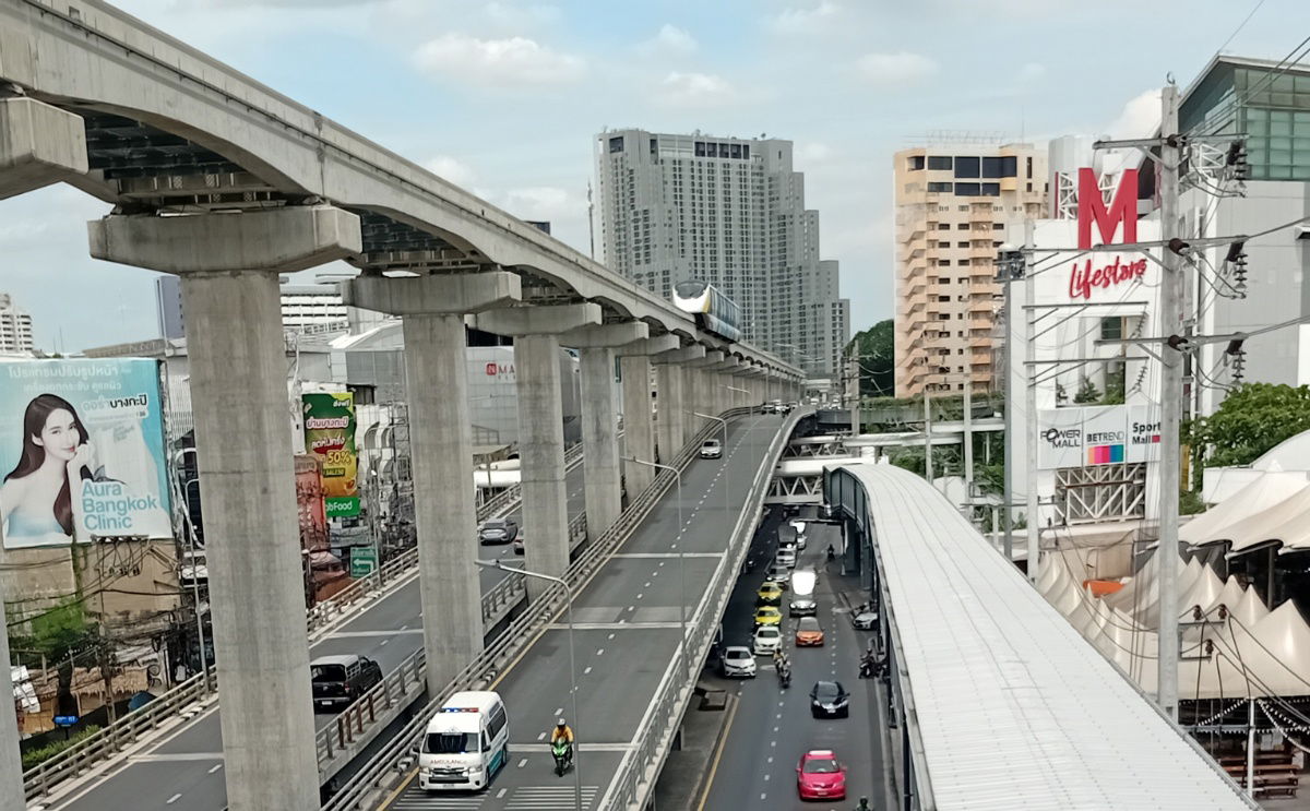 รูป ลดสุดๆ : ให้เช่าห้องสวยในลิพวิ่งเพลสคอนโด ปากซอยลาดพร้าว 140 ติดสถานีบางกะปิ เหลือเพียงเดือนละ 4,800บาทเท่านั้น - รูปที่ 33/37