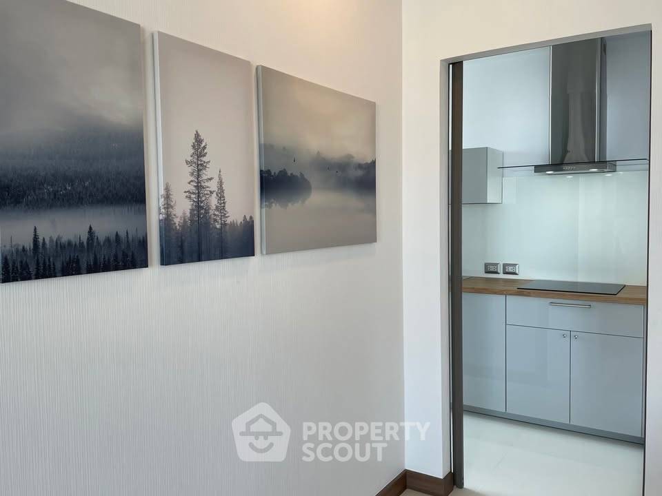 picture 3-BR Condo at Supalai Oriental Sukhumvit 39 near MRT Phetchaburi (ID 2439851) - 2/5