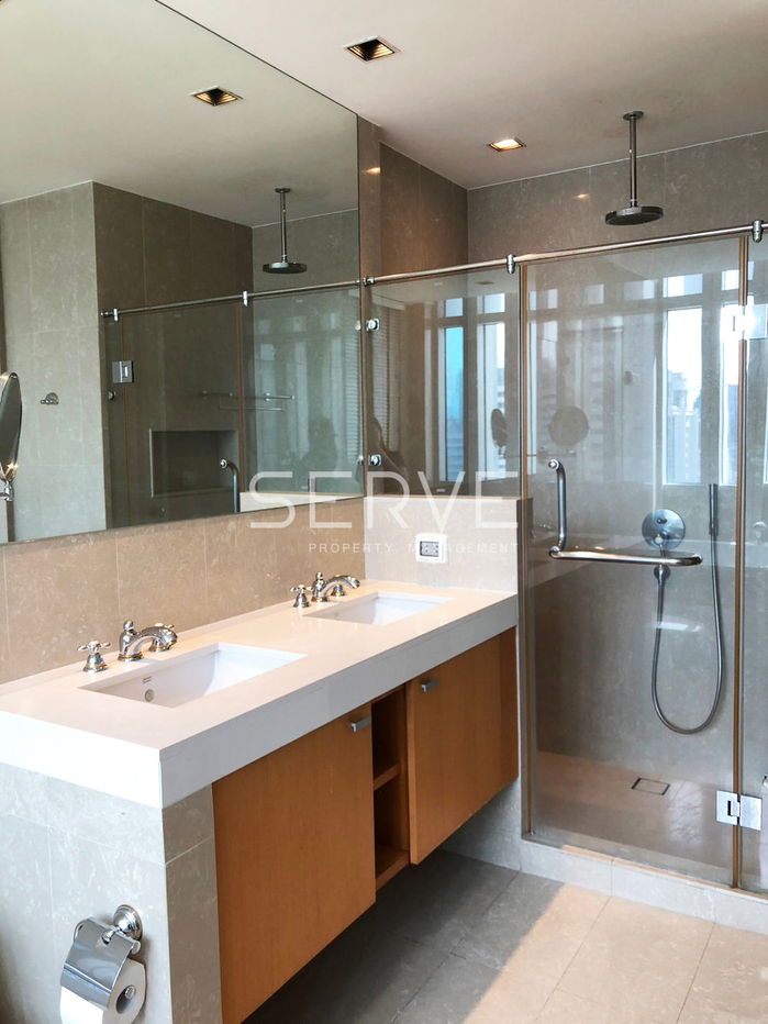 รูป 4 Beds 4 Baths with Bathtub High Fl. 20+ Good Location Close to BTS Phloen Chit 200 m. / For Rent-Athenee Residence - รูปที่ 18/19