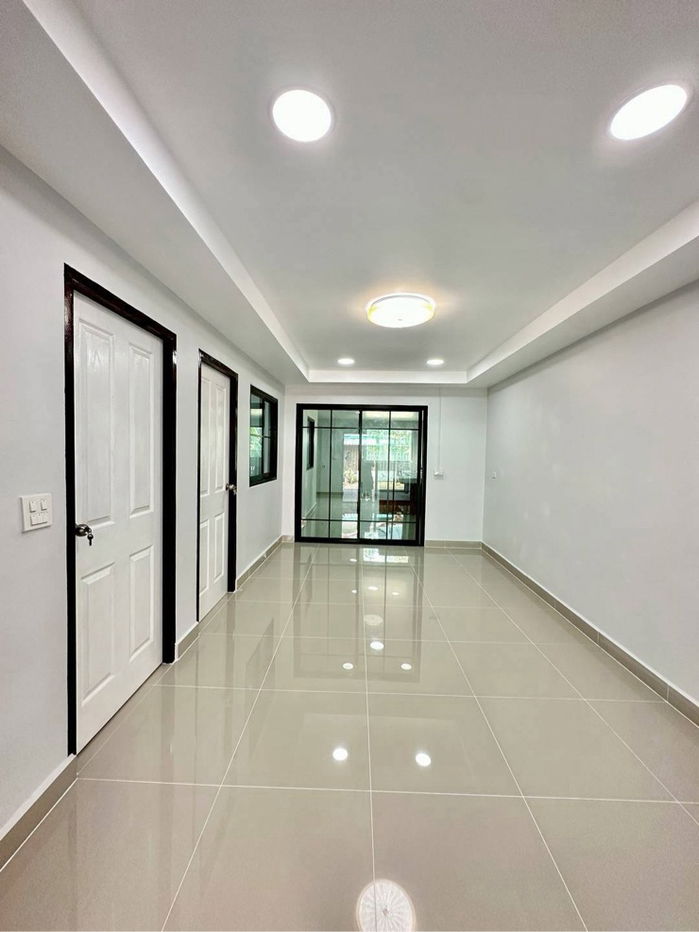 รูป ทาวน์เฮ้าชั้นเดียว ซอยกันตนา รีโนเวทใหม่พร้อมอยู่  - รูปที่ 9/20