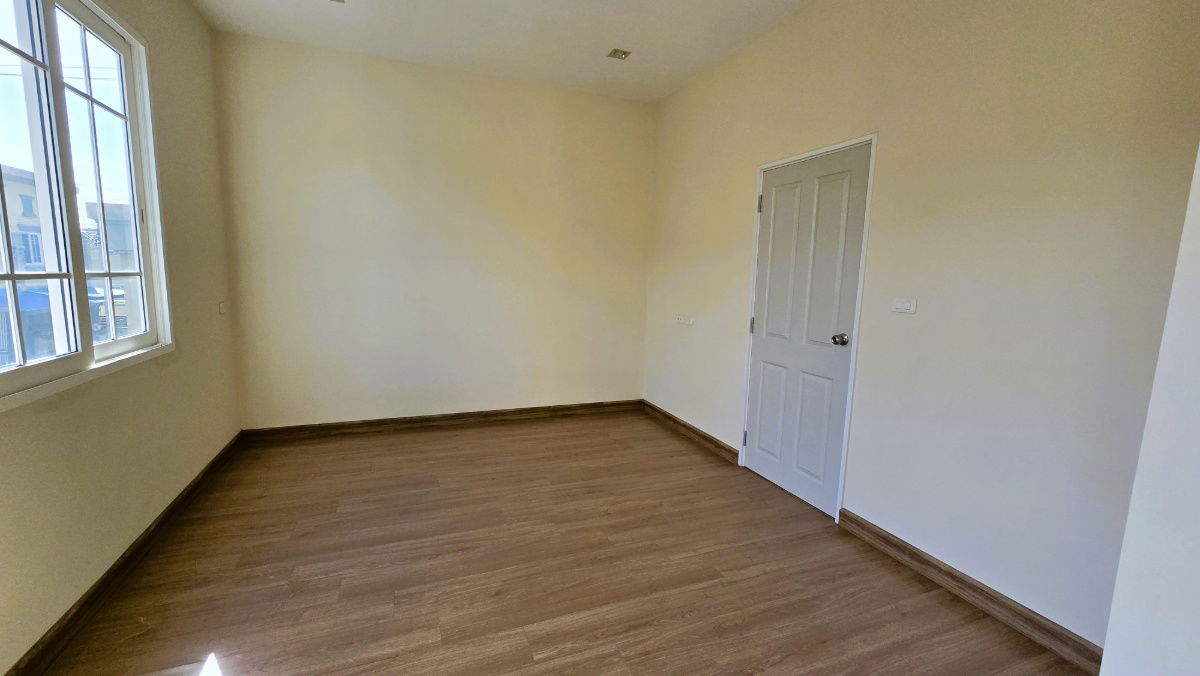 รูป สภาพมือ1 ไม่เคยเข้าอยู่ ทำเลดีๆ ราคาเบาๆ ขาย บ้าน ทาวน์โฮม โกลเด้น ทาวน์ บางแค 19 ตารางวา ใกล้ MRT หลักสอง ถนน กาญจนาภิเษก ถนนเพชรเกษม บางแค - รูปที่ 12/25