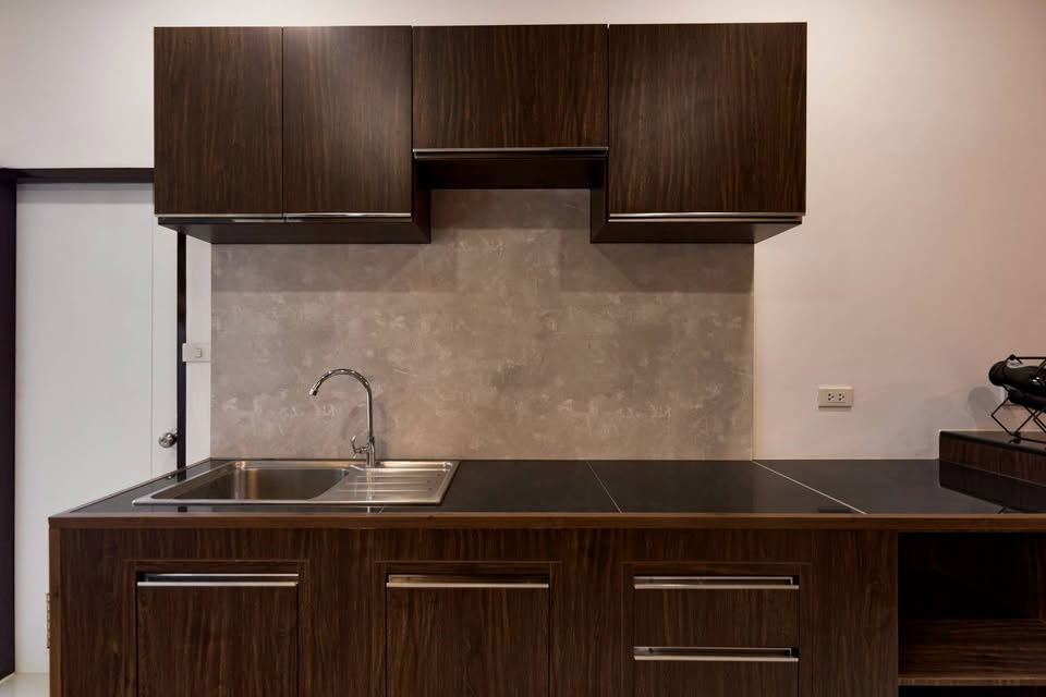 รูป ให้เช่าทาวน์โฮม 4 ชั้น  4 ห้องนอน 5 ห้องน้ำ 1 ห้องรับแขก 1 ห้องครัว   2  ที่จอดรถ - รูปที่ 11/23