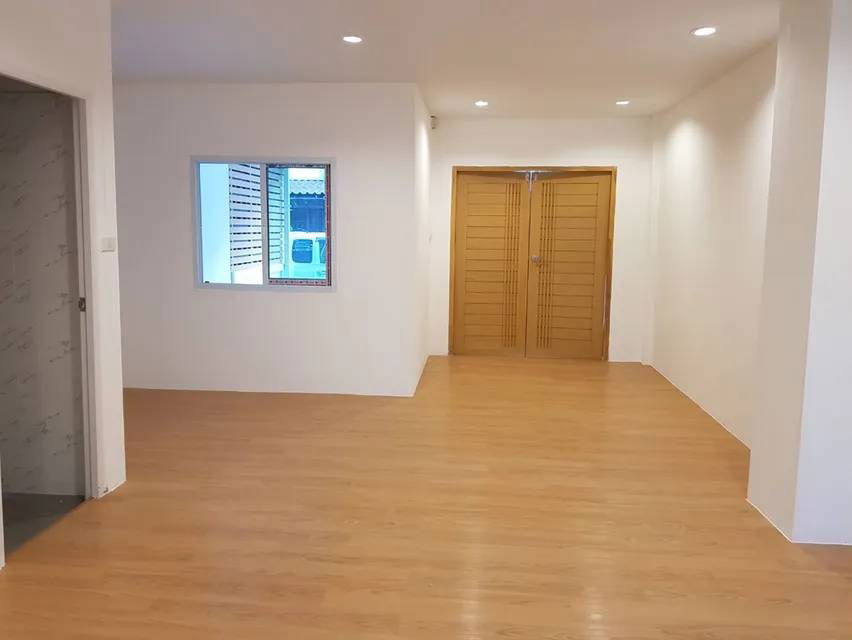 รูป ขายทาวน์เฮาส์ 2 ชั้น ม.กิตติชัยวิลล่า 10 ซ.มิตรไมตรี 8/1 ทำเลดี เดินทางสะดวก ใกล้สำนักงานเขตหนองจอก - รูปที่ 3/9