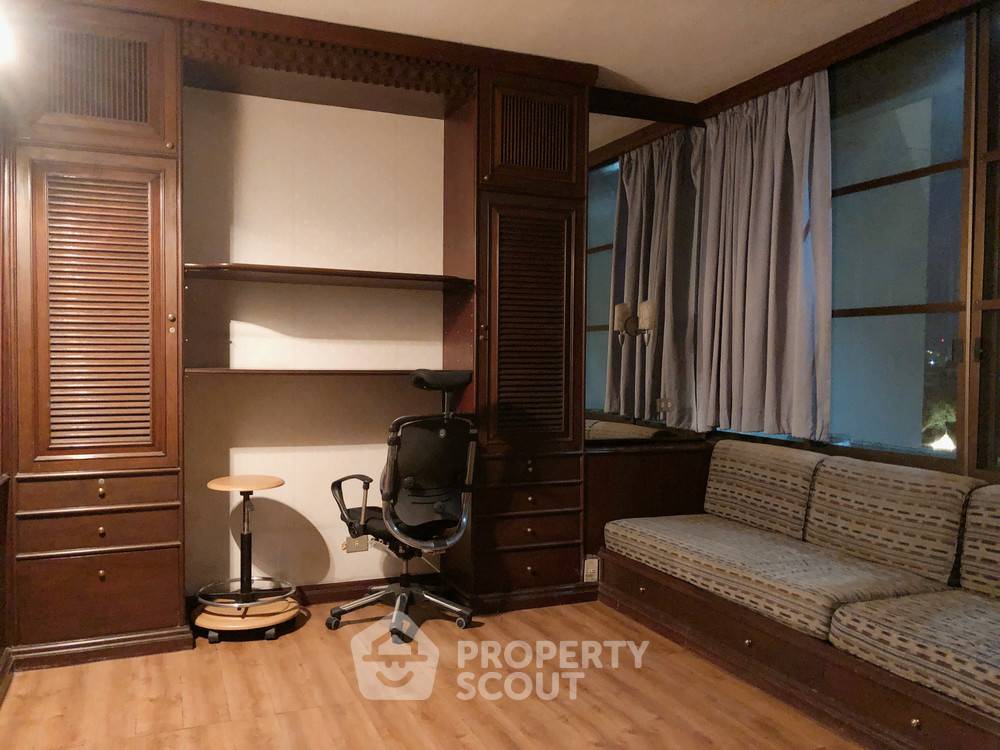 picture 2-BR Condo at River House Condominium near MRT Hua Lamphong (ID 373817) - 9/13