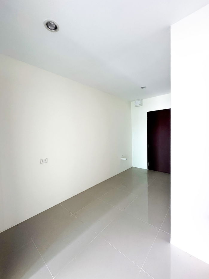 รูป วิวสวยสุดในพัฒนาการ!! ห้องเปล่าพร้อมแต่ง ขายคอนโด อัสสกาญจน์ เพลส ศรีนครินทร์  (Asakan Place Srinakarin) 29.24 ตร.ม ติด MRT และ Airport Link หัวหมาก!! - รูปที่ 7/17