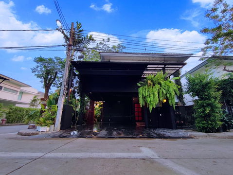 เช่า บ้านเดียวหลังใหญ่ หัวมุม  NOBLE GEO วัชรพล เฟอร์ฯครบ