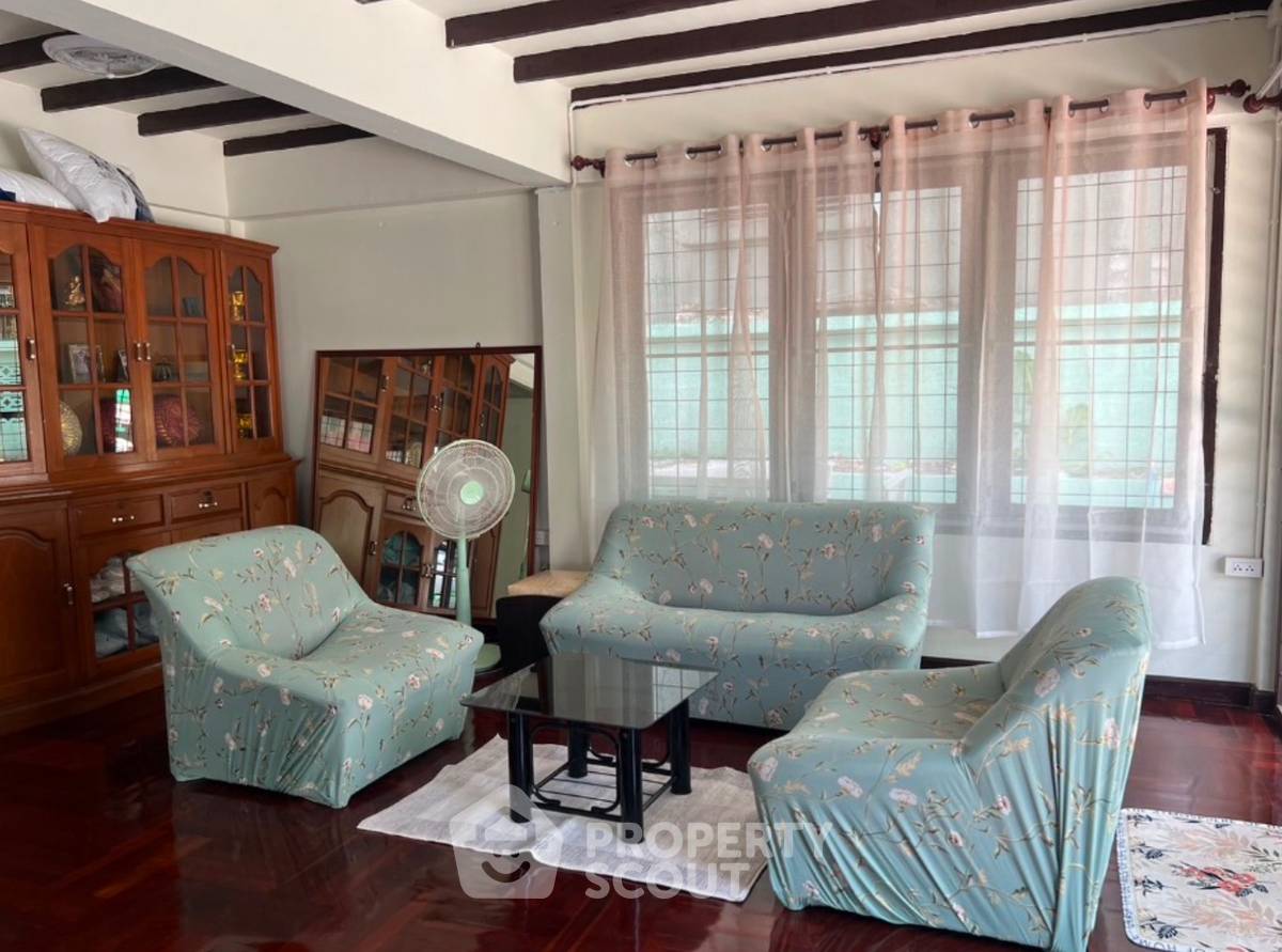 picture 4-BR House near MRT Tao Poon (ID 1159304) - 2/7