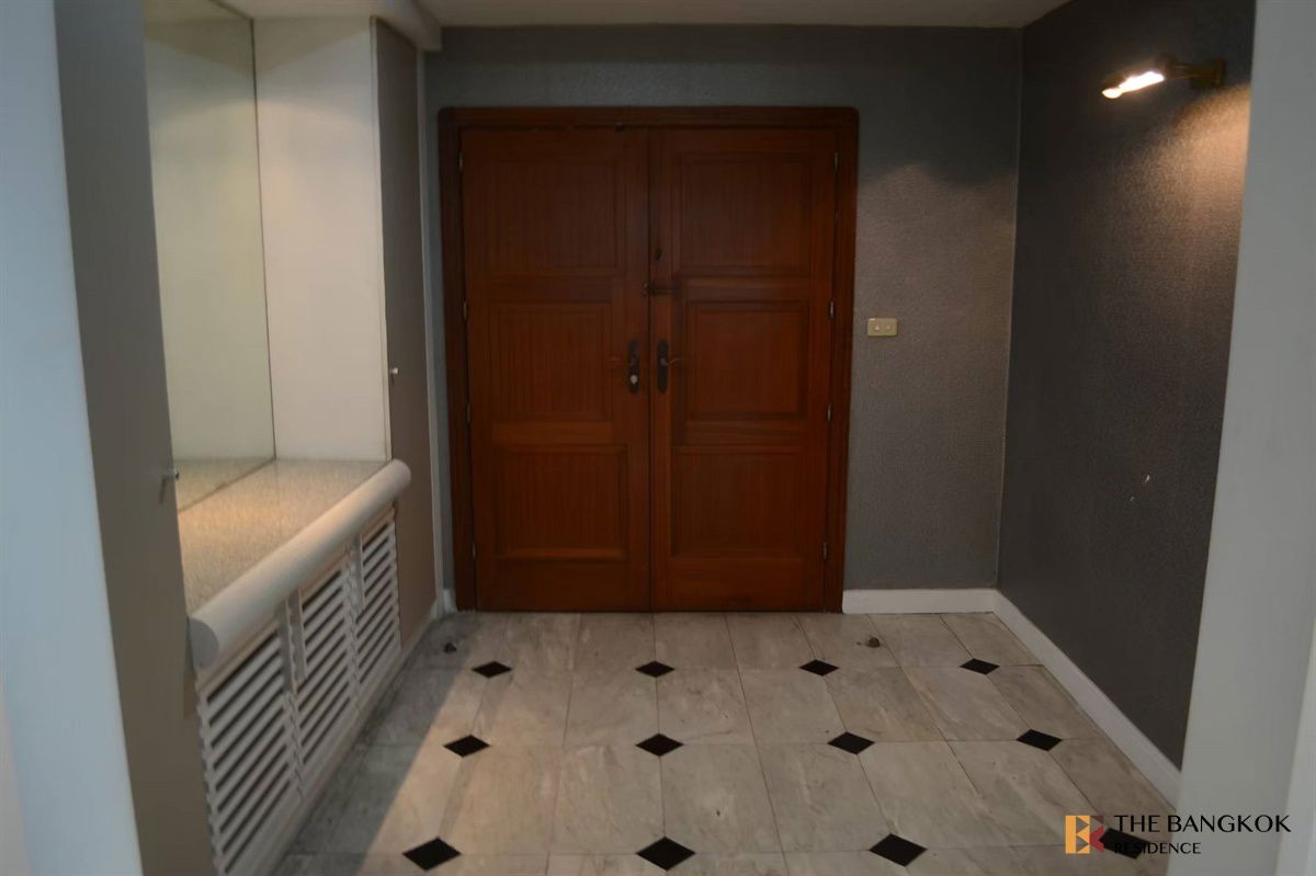 picture  President Park Sukhumvit 24 🐱 Pet-friendly & Stunning City View 🏙️ Near MRT Queen Sirikit National Convention Center  - 9/13