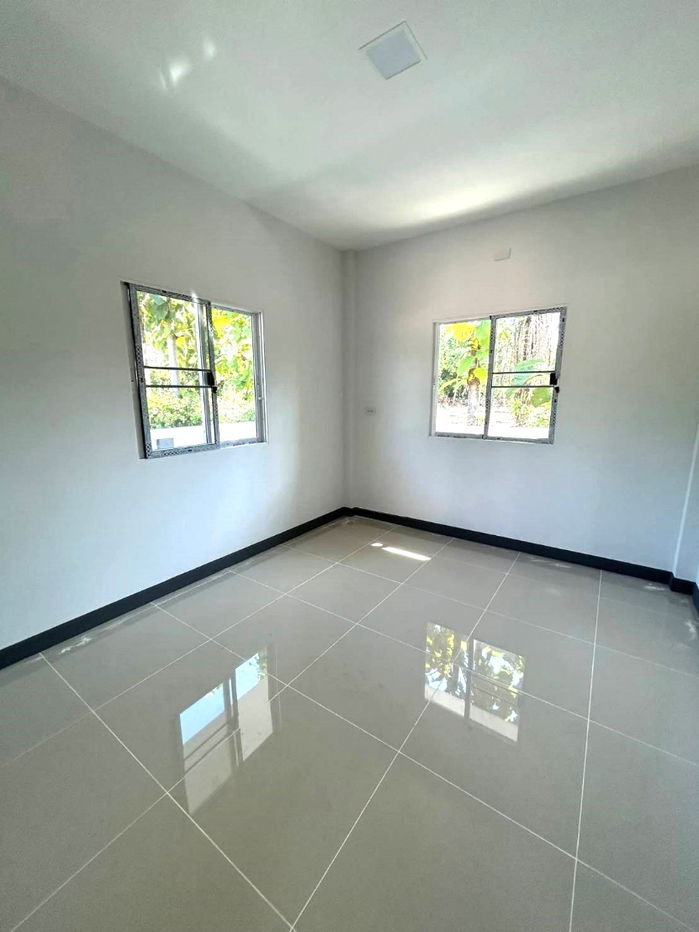 picture Single-storey detached house for sale  3 bedrooms 2 bathrooms and 2 parkings. - 6/13