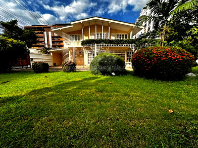 Houses for rent Bangkok : House for rent with private pool at Soonvijai near Bangkok Hospital