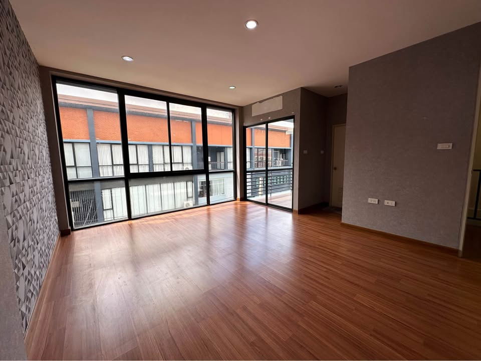 รูป HR3061ให้เช่าHome Office 3 ชั้น หมู่บ้าน Haus 35 ซอยแจ้งวัฒนะ 35 พร้อมเข้าอยู่ เหมาะทำเป็นโฮมออฟฟิศ - รูปที่ 33/36