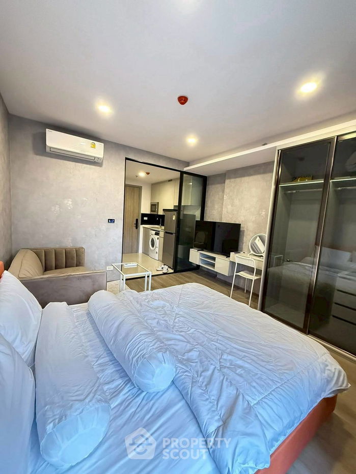 picture Studio Condo at SOHO Bangkok Ratchada near MRT Huai Khwang (ID 2457171) - 1/4