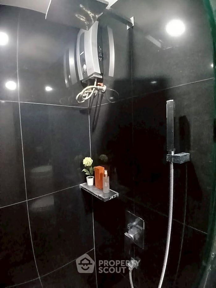 picture 2-BR Condo at Rhythm Sukhumvit 36-38 near BTS Thong Lor (ID 2434733) - 19/27