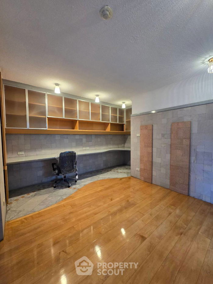 picture 2-BR Condo at Sithakarn Condominium near BTS Phloen Chit (ID 2461210) - 10/16