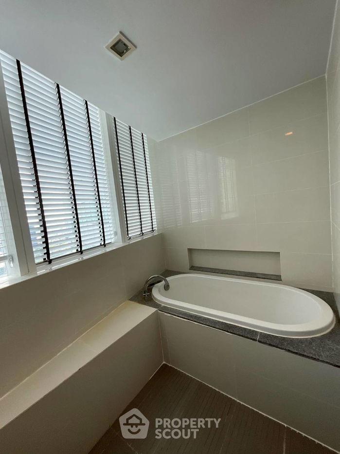 picture 3-BR Condo at Millennium Residence @ Sukhumvit Condominium near BTS Asok (ID 2283795) - 15/18