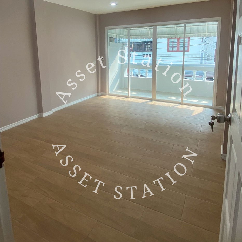 picture Townhouse for sale, good price, Soi Lad Phrao 124, near Lad Phrao Hospital - 7/11