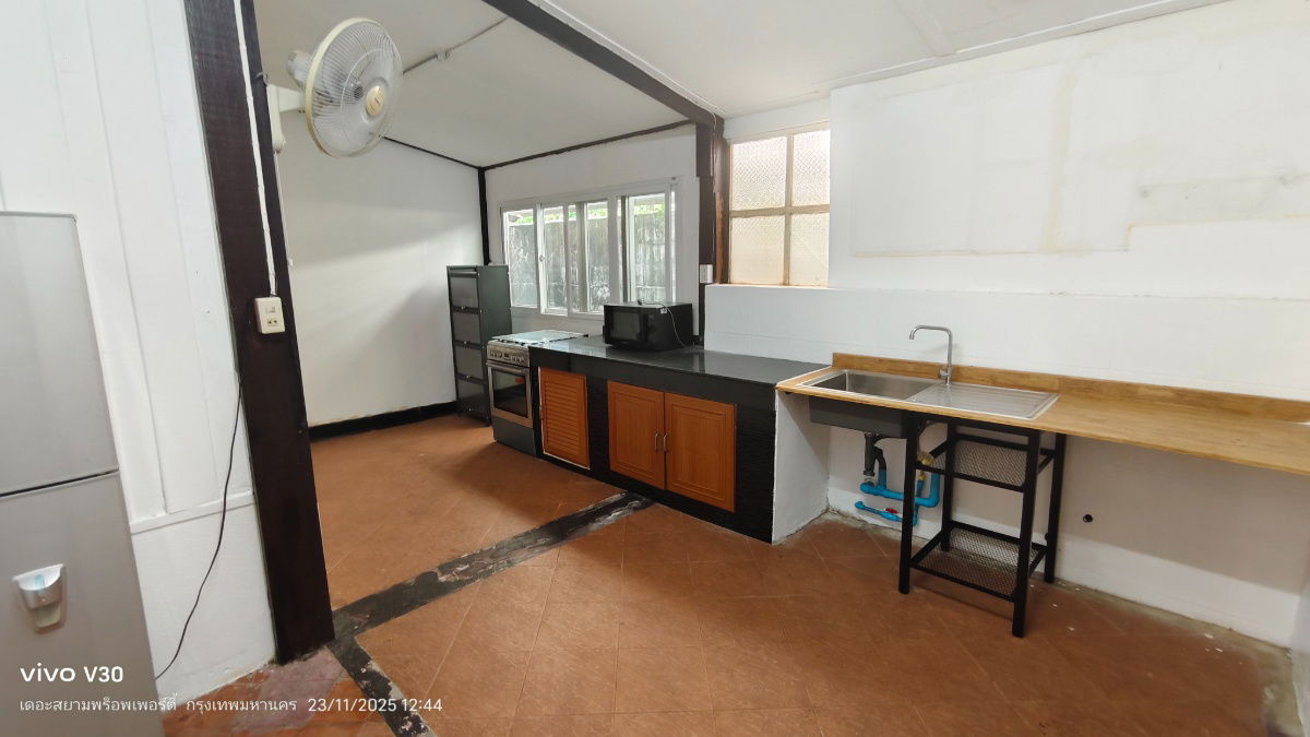 picture Single house for rent in the heart of the city, Ari, Phaya Thai area - 16/31