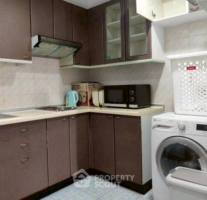 picture 2-BR Condo at Wittayu Complex near BTS Phloen Chit (ID 2372872) - 2/5