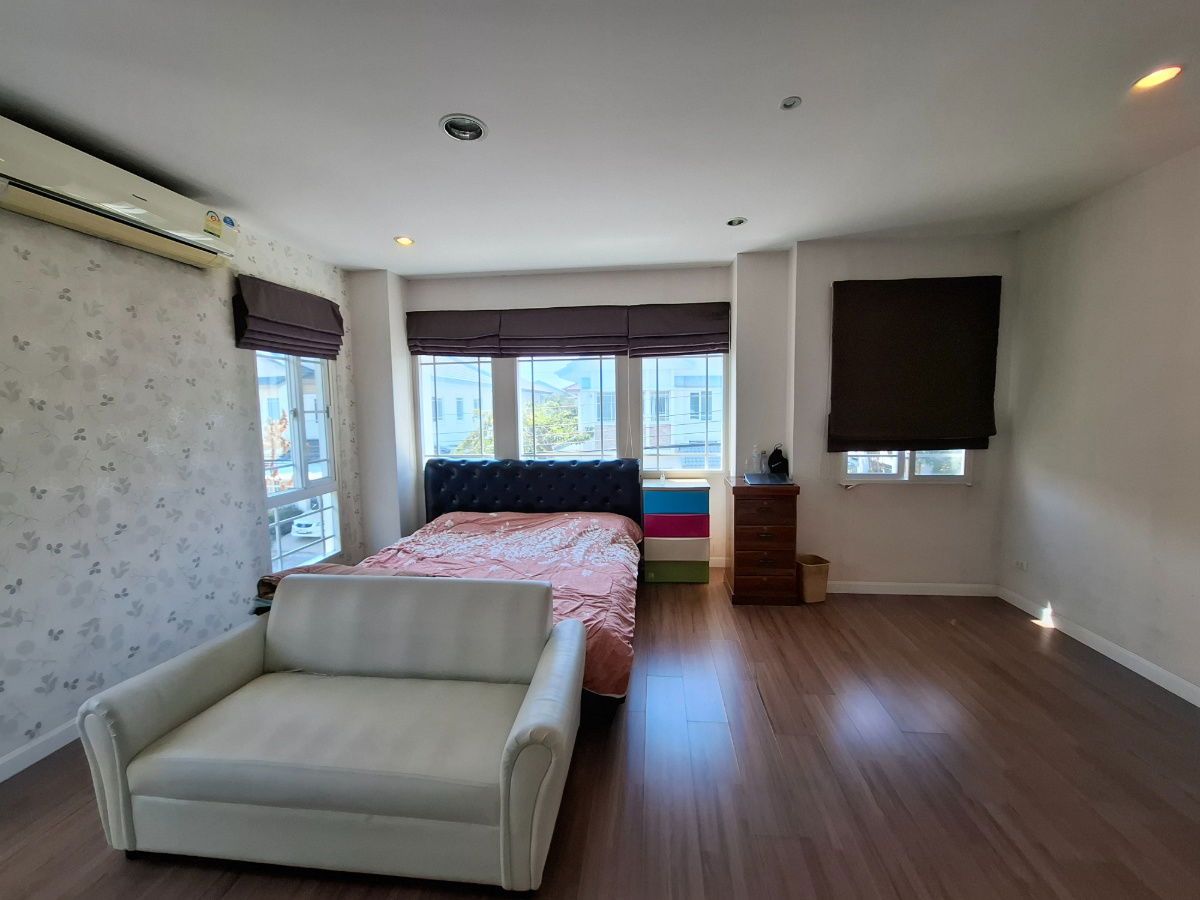 รูป ขายบ้านเดี่ยวหรู ถูกสุดในโครงการ ม.มัณฑนา พระราม 9 ศรีนครินทร์ แบบบ้าน Onyx แถมเฟอร์นิเจอร์ทั้งหลัง - รูปที่ 7/13