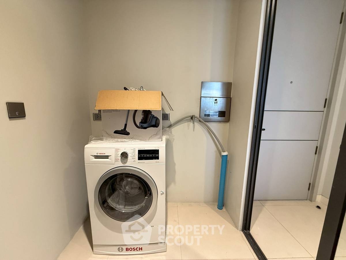 picture 2-BR Condo at Vittorio Sukhumvit 39 near BTS Phrom Phong (ID 2285261) - 9/16