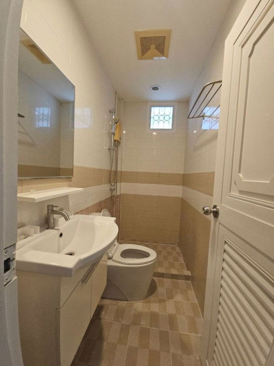 รูป 🏠 ให้เช่าทาวน์เฮ้าส์ 3 ชั้น 18 ตร.วา ใกล้รถไฟฟ้าสายสีเหลือง, โรงเรียนเตรียมอุดมศึกษา พัฒนาการ - รูปที่ 5/10