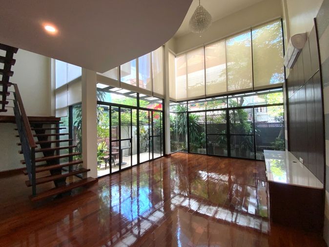12-bed house for sale, 1240 sqm, 229 sq wah, Khlong Toei
