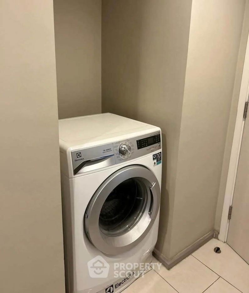 picture 2-BR Condo at Maestro 39 Sukhumvit 39 near BTS Phrom Phong (ID 2445229) - 10/10