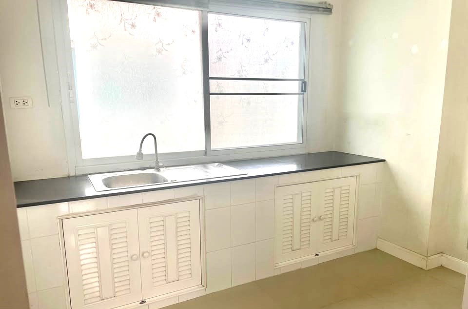 รูป ให้เช่าบ้านเดี่ยวสองชั้น 4 ห้องนอน 3 ห้องน้ำ 1 ห้องครัว - รูปที่ 3/9