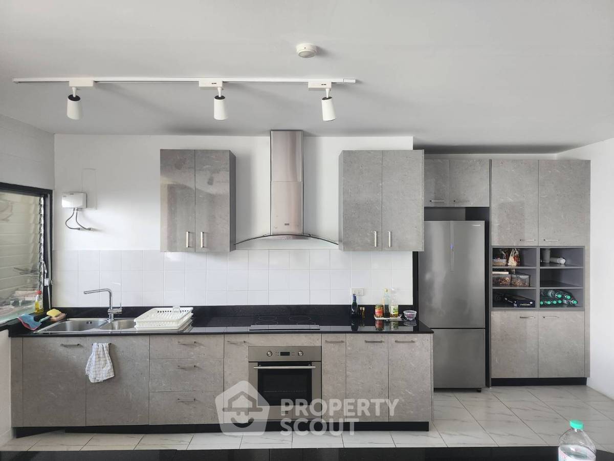 picture 3-BR Condo at DS Tower 1 near BTS Phrom Phong (ID 2432124) - 4/25