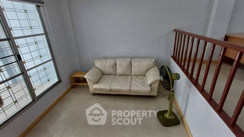 รูป ทาวน์เฮาท์ 3-ห้องนอน ใน ลาดพร้าว (ID 1644019) - รูปที่ 1/7