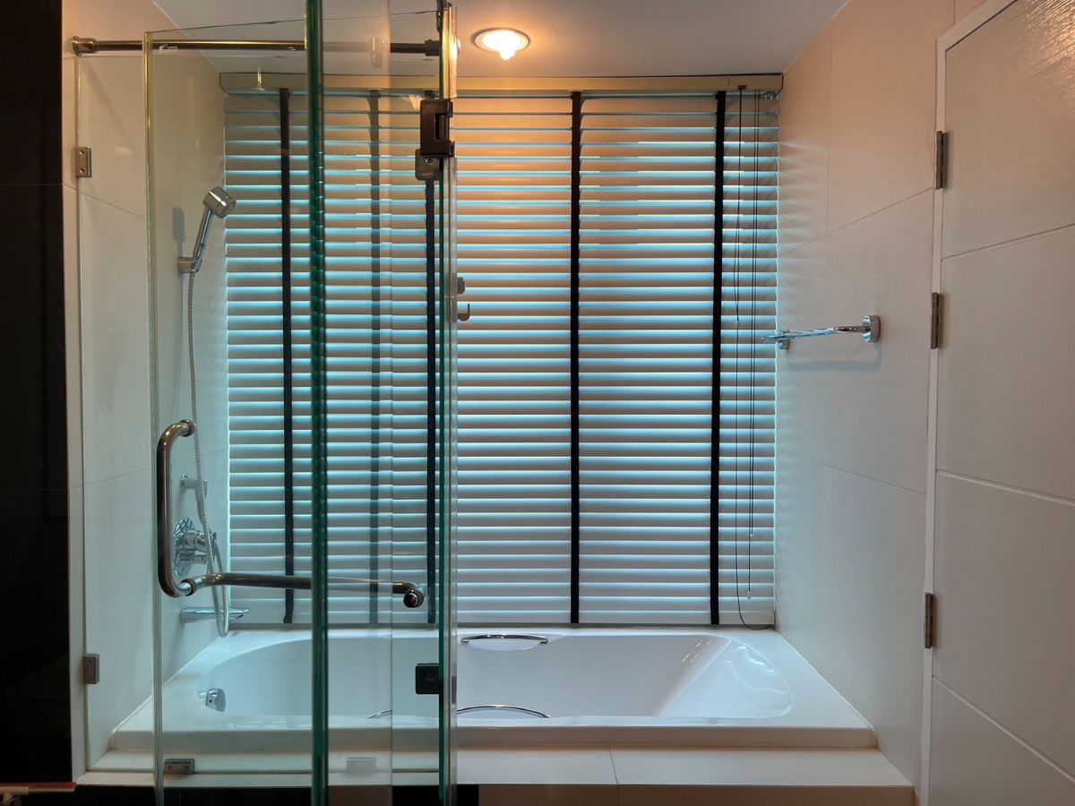 รูป Urgent Rental! The Crest Sukhumvit 24 - 1 Bedroom | 47 sq.m. | Exceptional Value! - รูปที่ 6/15