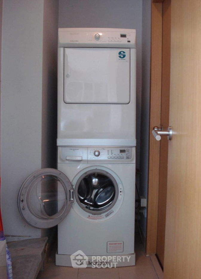 picture 2-BR Condo at Millennium Residence @ Sukhumvit Condominium near BTS Asok (ID 2456496) - 6/8