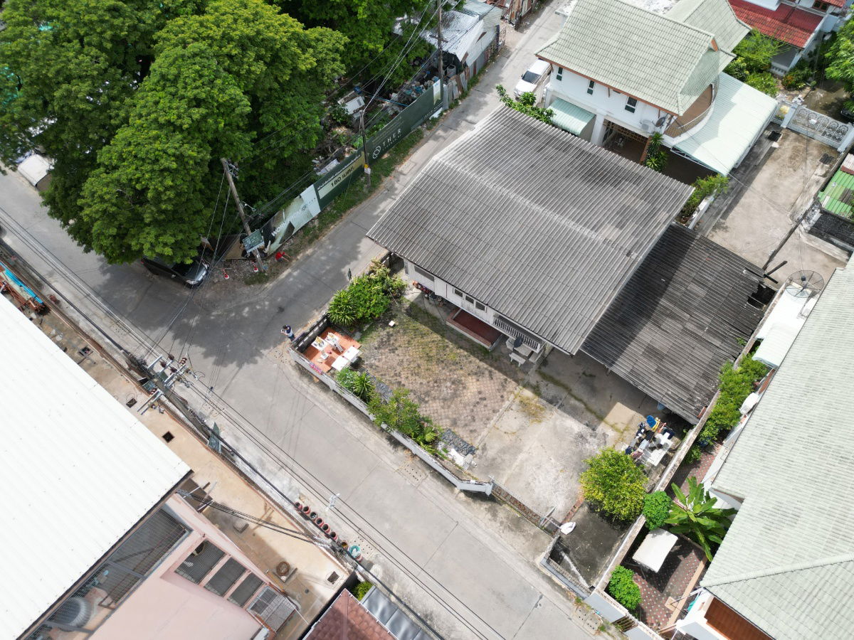 รูป ขายที่ดินสวย แปลงมุม 105 ตรว. กว้าง 20 ลึก 21 เมตร ซอยลาดพร้าว 93 95 97 99 ใกล้ รพ.ลาดพร้าว ฟู้ดแลนด์ลาดพร้าว สถานีรถไฟฟ้า BTS มหาดไทย - รูปที่ 4/21