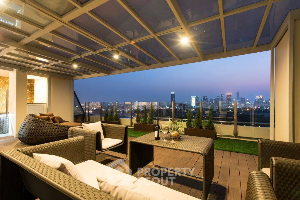 picture Spectacular High Rise 4-BR Penthouse near MRT Queen Sirikit National Convention Centre (ID 1286665) - 4/49