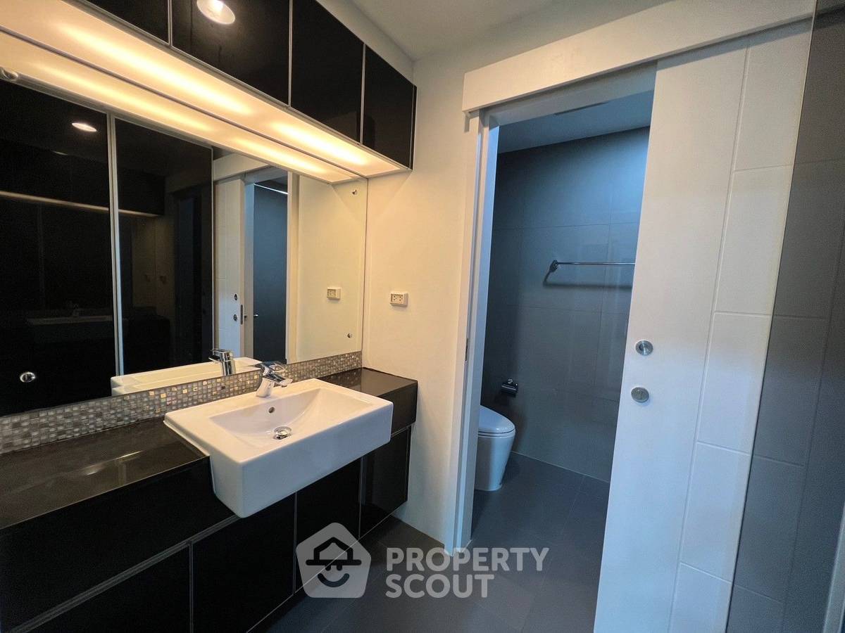 picture 3-BR Condo at The Crest Sukhumvit 34 near BTS Thong Lor (ID 1804635) - 31/36
