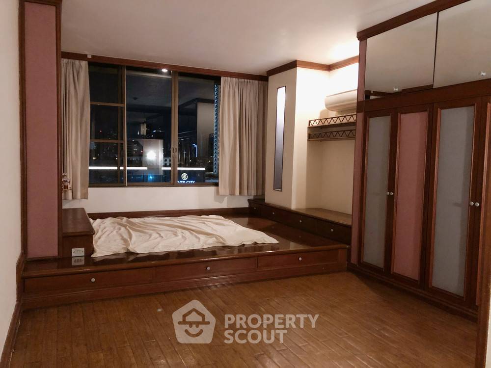 picture 2-BR Condo at River House Condominium near MRT Hua Lamphong (ID 373817) - 10/13