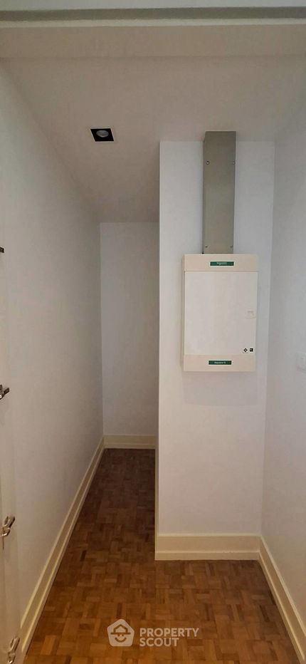 picture 2-BR Condo at The Ritz-Carlton Residences, Bangkok near BTS Chong Nonsi (ID 2359397) - 4/19