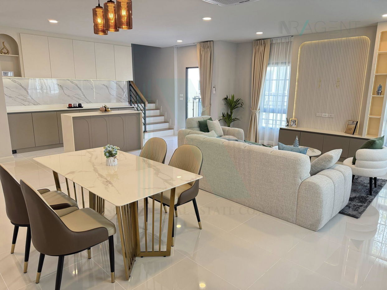 รูป 📌 ขายบ้านเดี่ยว โครงการ เซนโทร บางนา 2 ชั้น 3 ห้องนอน 4 ห้องน้ำ - รูปที่ 4/8