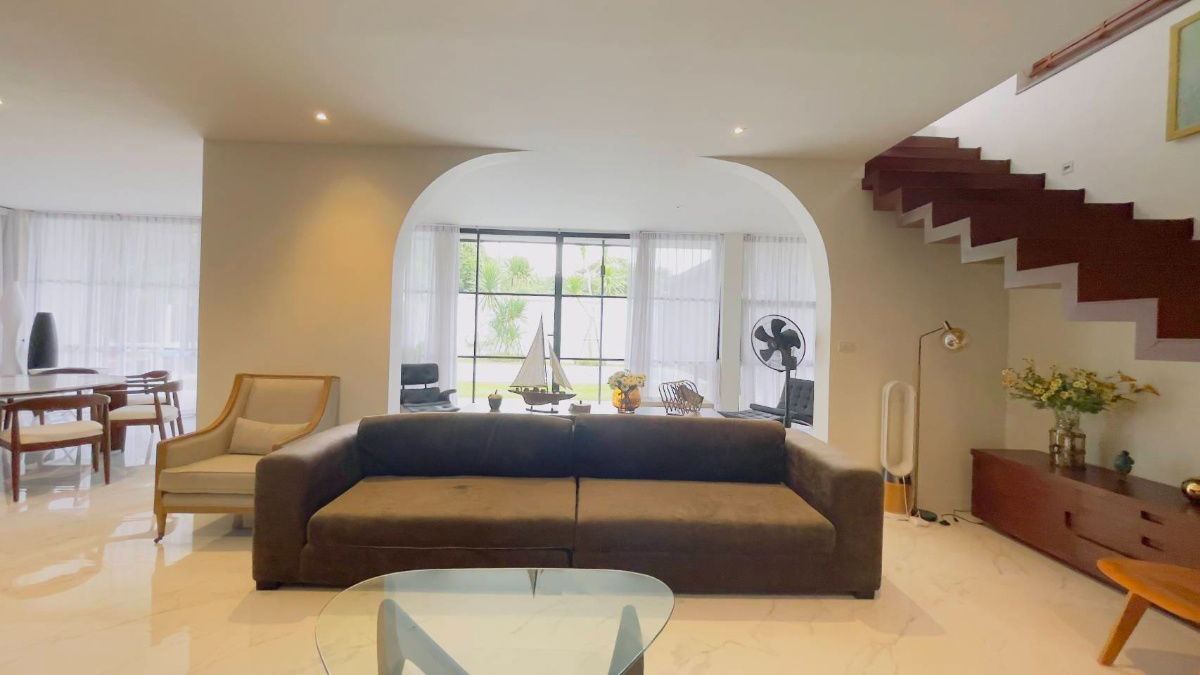 picture  Luxury house for rent with 4 bedrooms, 5 bathrooms, 1 kitchen, fully furnished with a private pool and large garden. - 4/23