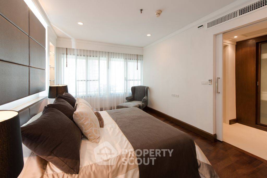 picture Spectacular High Rise 4-BR Penthouse near MRT Queen Sirikit National Convention Centre (ID 1286665) - 31/49