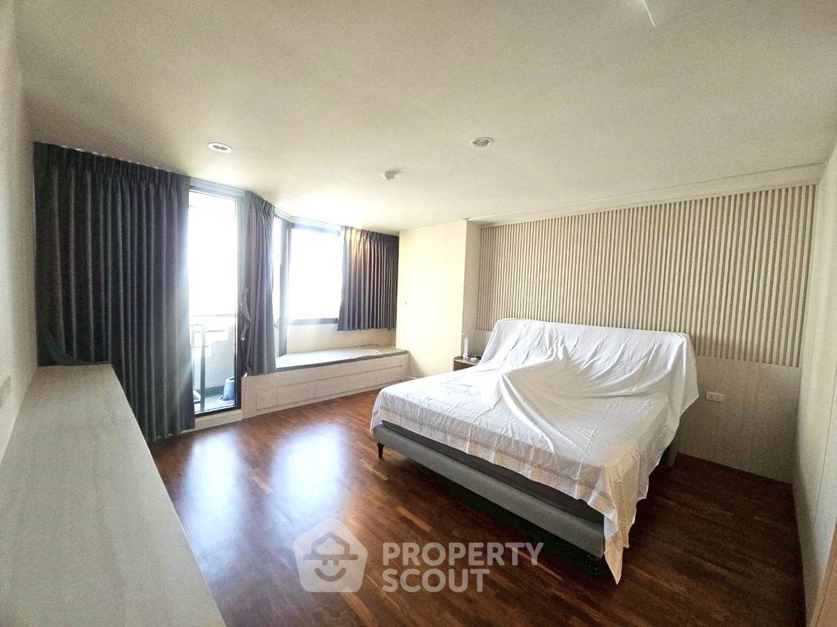 picture 1-BR Condo at Lake Avenue Sukhumvit 16 near BTS Asok (ID 2454300) - 3/14