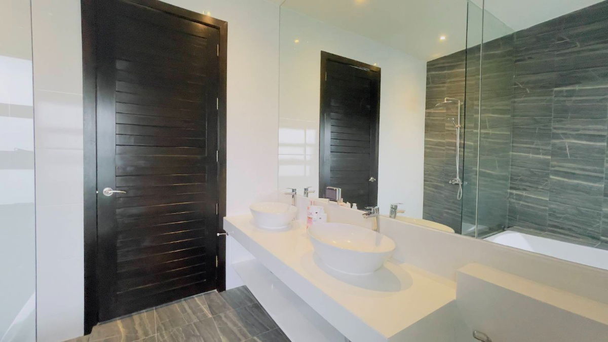 picture  Luxury house for rent with 4 bedrooms, 5 bathrooms, 1 kitchen, fully furnished with a private pool and large garden. - 11/23