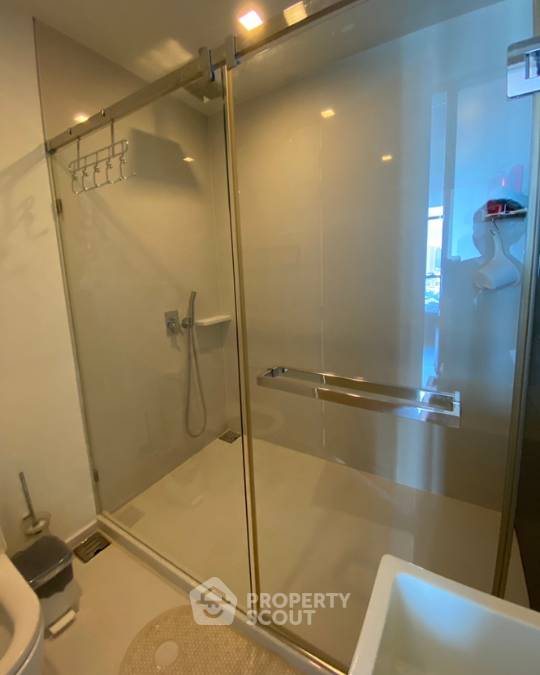 picture 1-BR Condo at The Room Bts Wongwianyai near BTS Wongwian Yai (ID 2461041) - 8/9