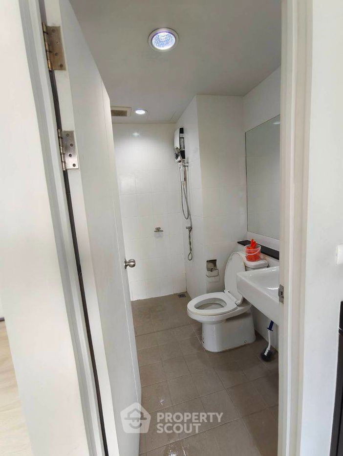 picture Studio Condo at Unio Ramkhamhaeng - Serithai in Khlong Kum (ID 2435267) - 3/9