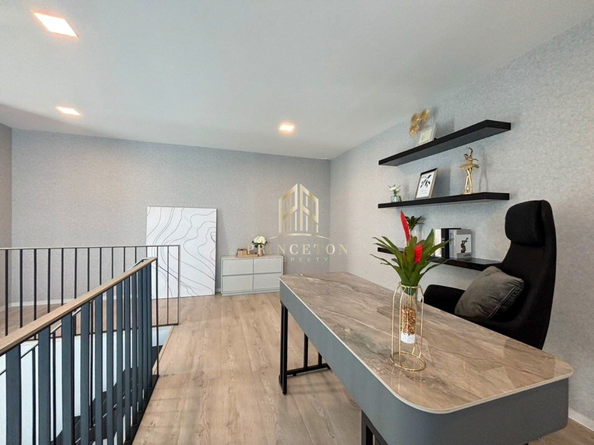 picture Luxury House For Rent Vive KrungthrepKreetha With Private Pool - 33/37