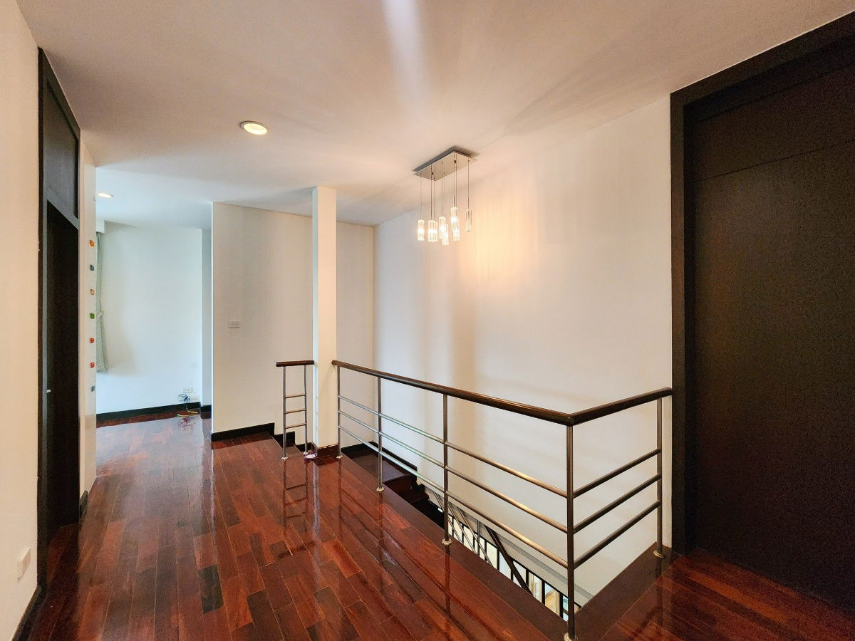 รูป HR3059ให้เช่าบ้านเดี่ยวหรู โครงการบ้านลาดพร้าว Exclusive and Residence ติดถนนเลียบด่วนเอกมัย- รามอินทราใกล้ห้าง เซ็นทรัล อีสวิล ใกล้ทางด่วน    - รูปที่ 17/51