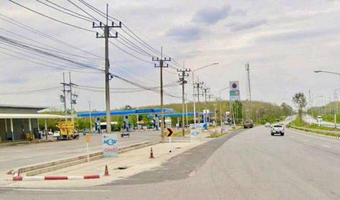 Beautiful land for sale, prime location, opposite Rojana Industrial Estate, Nong Yai, Chonburi