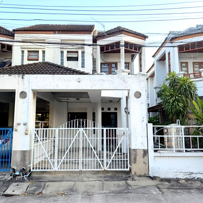 ทาวน์โฮมให้เช่า : Townhouse for rent in Chuan Chuen Village, Pattanakarn (SPSAD3670)