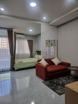 For rent, Green Tower Chiangmai, close to university Chiangmai, only 10000 baht per month, Tell (0955752068 Khun Chompoo)