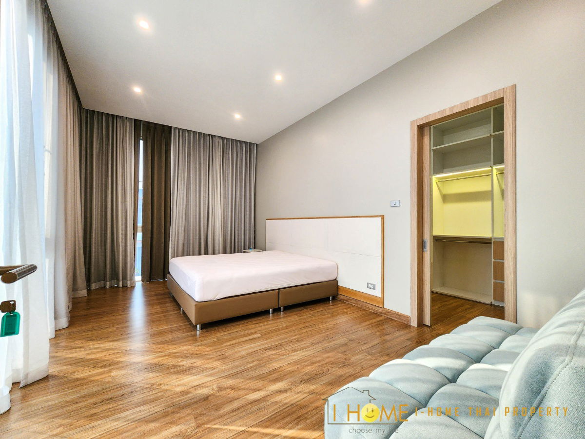 รูป ให้เช่า Pool Villa  2ชั้น  มี 4 ห้องนอน 5 ห้องน้ำ 1 ห้องครัว จอดรถได้ 2 คัน  - รูปที่ 28/50